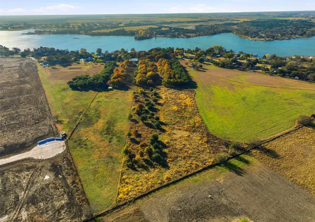 Photo 1 of Land for sale at Tbd Lakeshore Dr, Waxahachie, TX 75165 | MLS# 21129155 | Listing updated on 2026-08-01