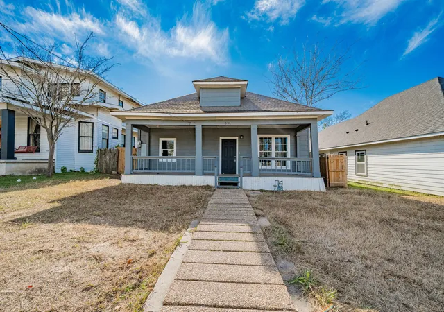 Photo 2 of Single family home for sale at 3419 Washington St, Greenville, TX 75401 | MLS# 21110097 | Listing updated on 2026-09-09