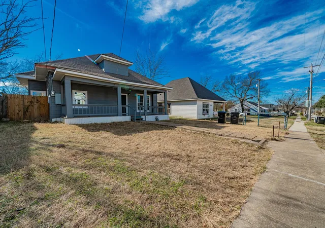 Photo 3 of Single family home for sale at 3419 Washington St, Greenville, TX 75401 | MLS# 21110097 | Listing updated on 2026-10-07