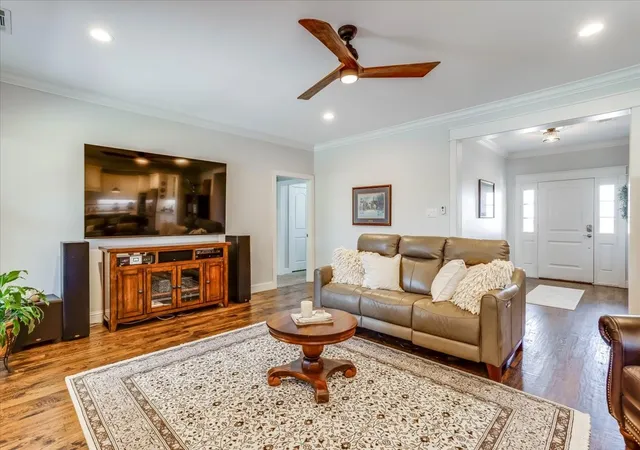 Photo 4 of Single family home for sale at 949 W Sunset Blvd, Celina, TX 75009 | MLS# 21130838 | Listing updated on 2026-09-10