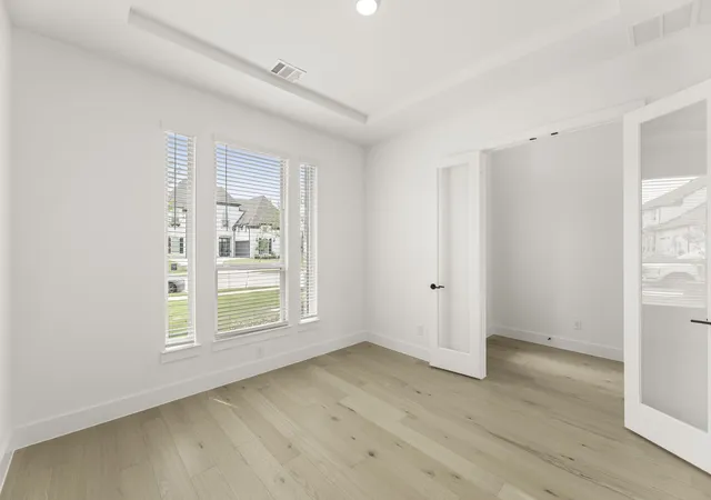 Photo 4 of Single family home for sale at 2816 Sw Shadybrook Dr, Celina, TX 75009 | MLS# 21132113 | Listing updated on 2026-10-20