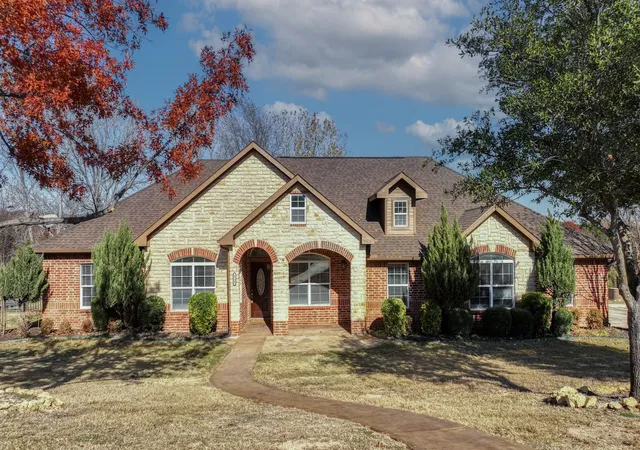 Photo 2 of Single family home for sale at 1735 Woodridge Ct, Aledo, TX 76008 | MLS# 21131025 | Listing updated on 2026-09-14