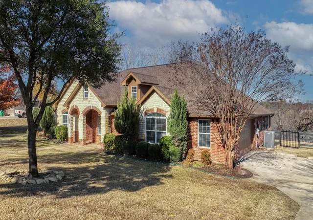 Photo 3 of Single family home for sale at 1735 Woodridge Ct, Aledo, TX 76008 | MLS# 21131025 | Listing updated on 2026-09-14