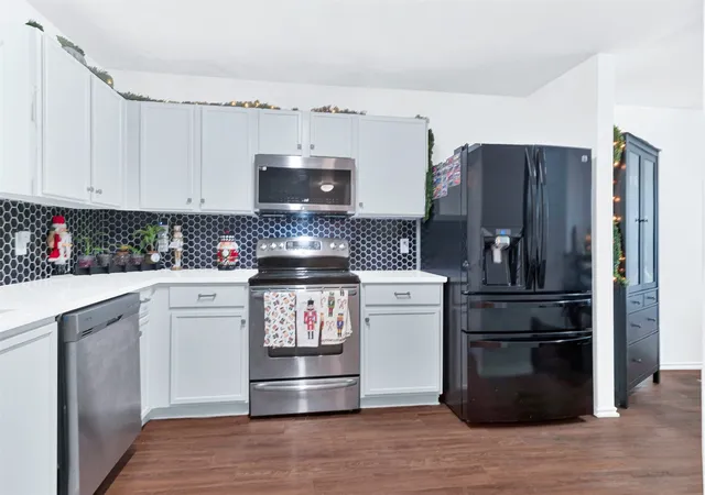 Photo 3 of Single family home for sale at 5722 Firethorn Dr, Dallas, TX 75249 | MLS# 21131355 | Listing updated on 2026-07-30