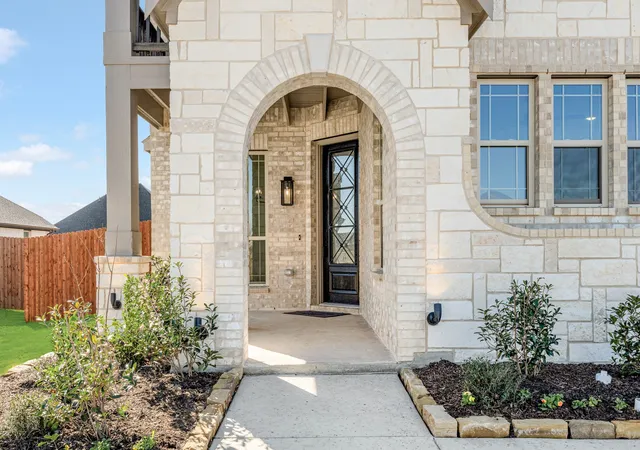 Photo 3 of Single family home for sale at 115 Tetrad Cir, Waxahachie, TX 75165 | MLS# 21125642 | Listing updated on 2026-08-02