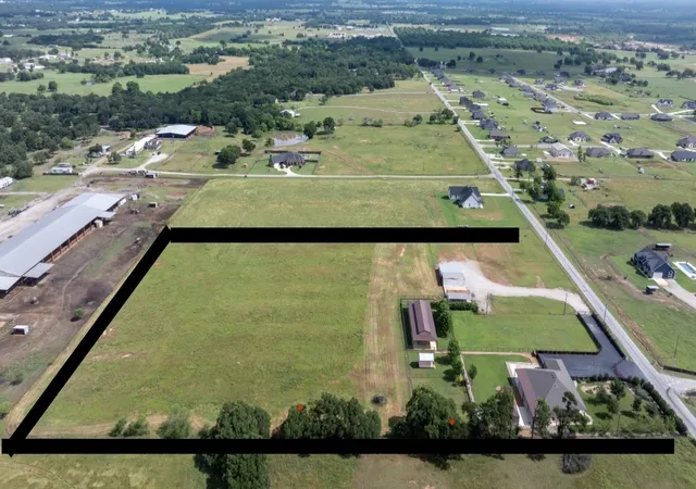 Photo 2 of Sale Pending at 904 County Road 3341, Paradise, TX 76073 | MLS# 21128054 | Listing updated on 2026-09-11