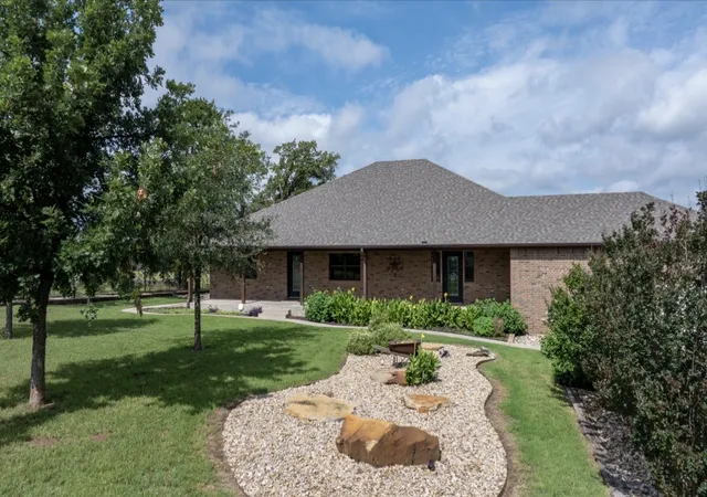Photo 4 of Sale Pending at 904 County Road 3341, Paradise, TX 76073 | MLS# 21128054 | Listing updated on 2026-09-11