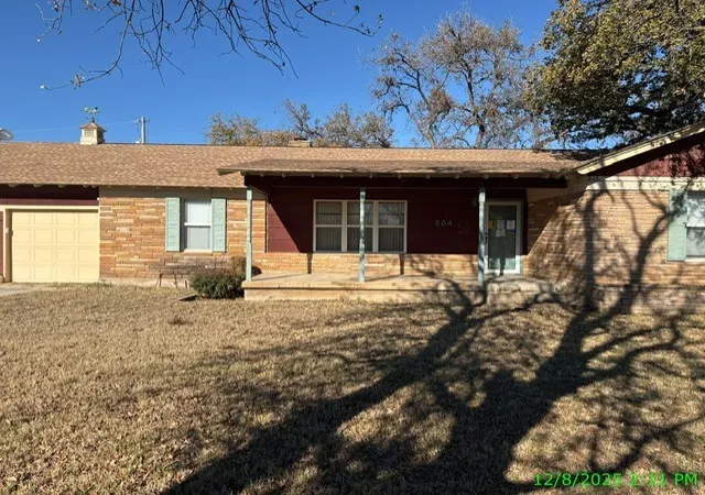 Photo 2 of Sale Pending at 504 W Pioneer St, Rising Star, TX 76471 | MLS# 21134272 | Listing updated on 2026-07-31
