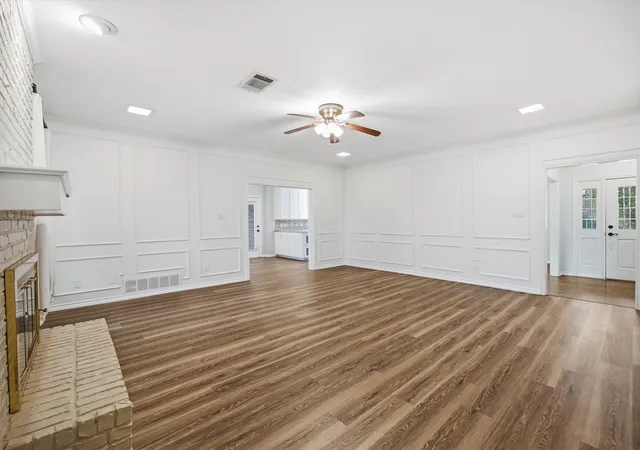 Photo 4 of Single family home for sale at 2004 Misty Creek Dr, Arlington, TX 76017 | MLS# 21137660 | Listing updated on 2026-10-02
