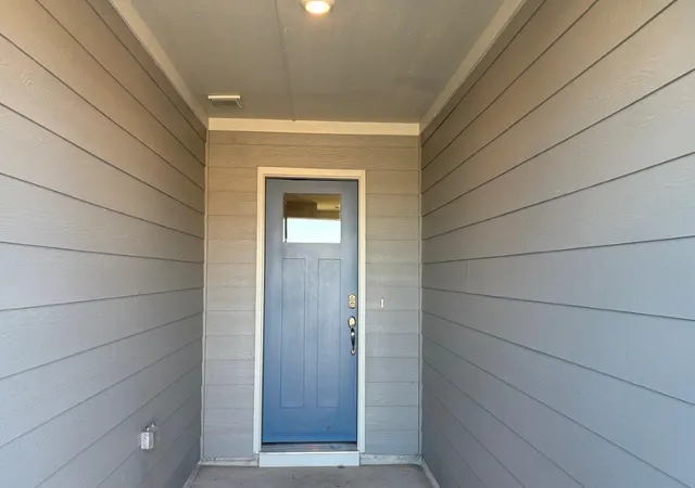 Photo 2 of Sale Pending at 4207 Cornerstone Cir, Granbury, TX 76048 | MLS# 21137797 | Listing updated on 2026-09-11