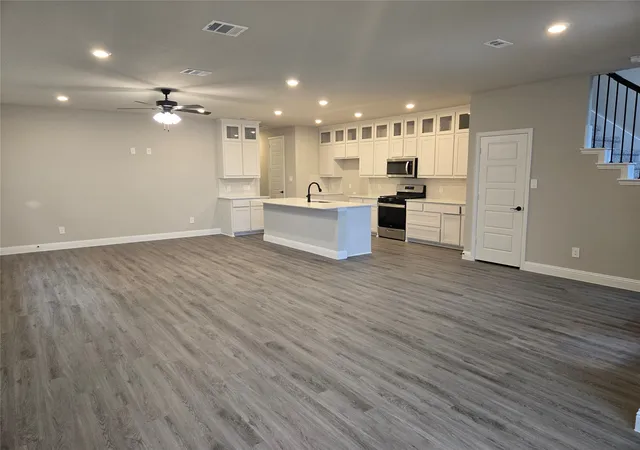 Photo 3 of Single family home for sale at 7208 Bayhill Ln, Rowlett, TX 75088 | MLS# 21138486 | Listing updated on 2026-09-27