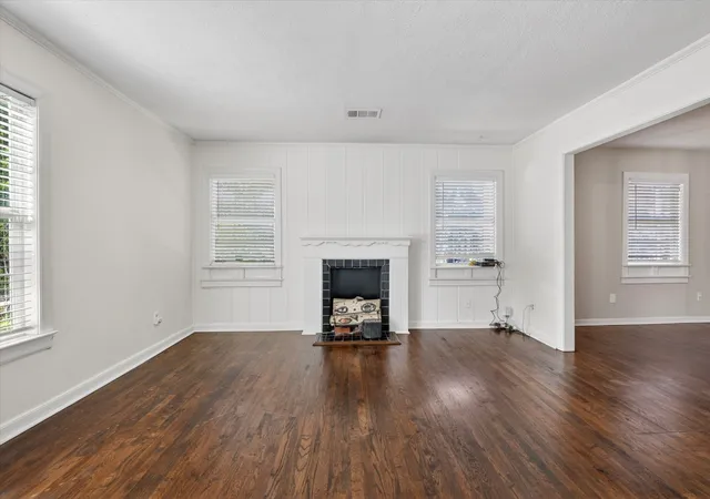Photo 3 of Sale Pending at 2129 Cardinal Ln, Fort Worth, TX 76111 | MLS# 21135584 | Listing updated on 2026-09-10