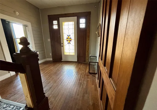Photo 3 of Sale Pending at 725 W 10th St, Bonham, TX 75418 | MLS# 21139480 | Listing updated on 2026-09-10