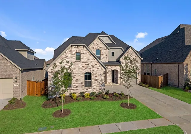 Photo 3 of Sale Pending at 1408 Buttercup Ave, Aubrey, TX 76227 | MLS# 21141405 | Listing updated on 2026-10-01