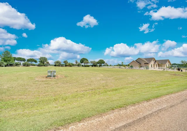 Photo 4 of Land for sale at Lot 139 Clubhouse Dr Clubhouse Dr, Corsicana, TX 75109 | MLS# 21140980 | Listing updated on 2026-09-14