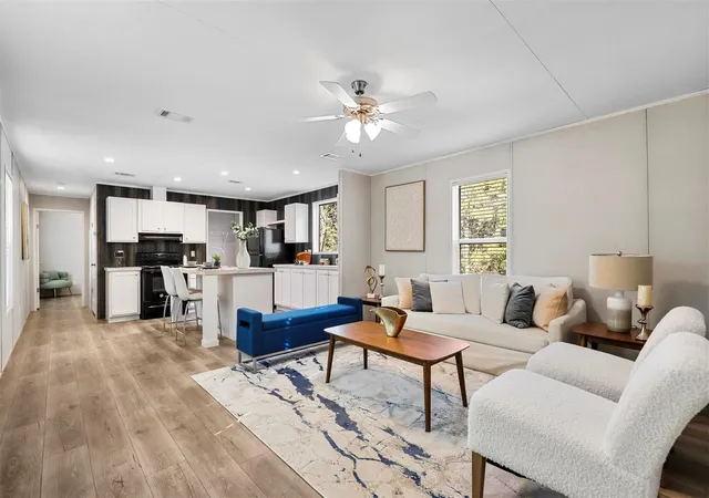 Photo 2 of Sale Pending at 2610 Pinoak St, Granbury, TX 76048 | MLS# 21133631 | Listing updated on 2026-09-20