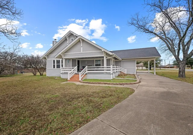Photo 1 of Sale Pending at 715 E 5th St, Ferris, TX 75125 | MLS# 21141071 | Listing updated on 2026-09-11