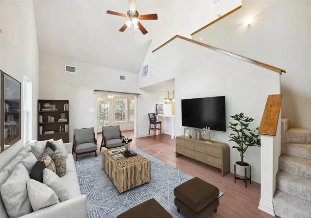 Photo 3 of Single family home for sale at 378 Eastshore Dr, Wills Point, TX 75169 | MLS# 21137022 | Listing updated on 2026-09-29