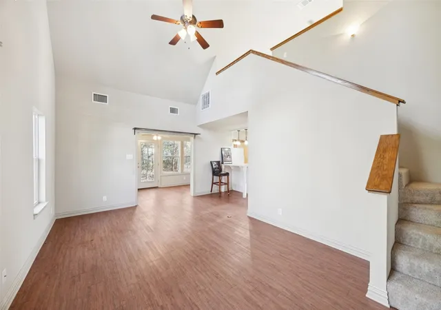 Photo 4 of Single family home for sale at 378 Eastshore Dr, Wills Point, TX 75169 | MLS# 21137022 | Listing updated on 2026-09-29