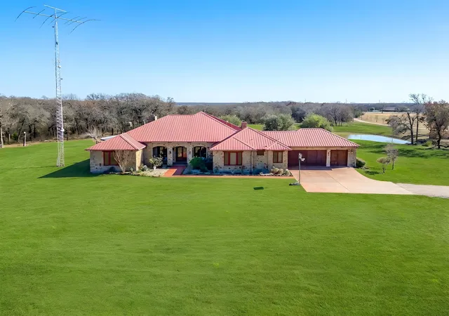 Photo 1 of House for sale at 1561 Fm 934, Blum, TX 76627 | MLS# 21142038 | Listing updated on 2026-07-31