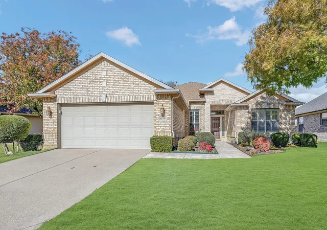 Photo 1 of Sale Pending at 11316 Southerland Dr, Denton, TX 76207 | MLS# 21143462 | Listing updated on 2026-10-02