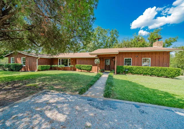 Photo 1 of Sale Pending at 809 Cobb St, Bridgeport, TX 76426 | MLS# 21144242 | Listing updated on 2026-08-01