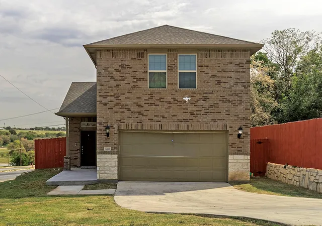 Photo 2 of Single family home for sale at 3222 Roosevelt Ave, Fort Worth, TX 76106 | MLS# 21145331 | Listing updated on 2026-09-09