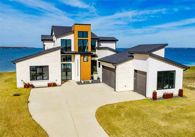Photo 1 of Single family home for sale at 104 Mary Ct, Gun Barrel City, TX 75156 | MLS# 21135960 | Listing updated on 2026-08-02