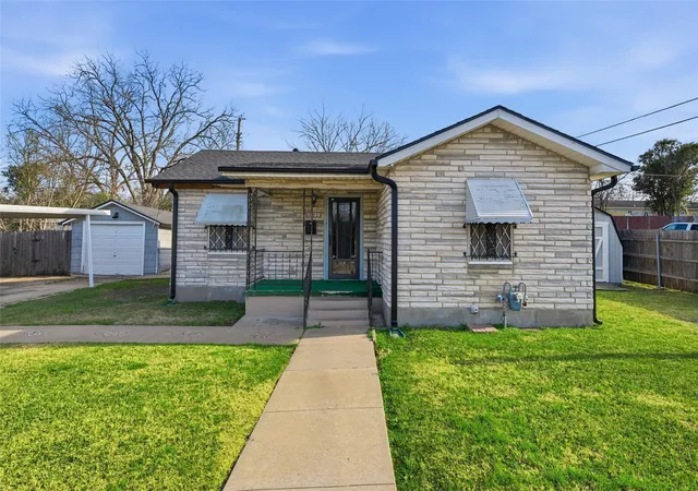 Photo 1 of Sale Pending at 3820 Hiland Dr, Waco, TX 76711 | MLS# 21146223 | Listing updated on 2026-09-09