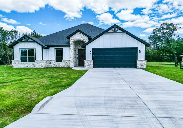 Photo 1 of Single family home for sale at 1509 Anaconda Trl, Granbury, TX 76048 | MLS# 21144547 | Listing updated on 2026-09-17