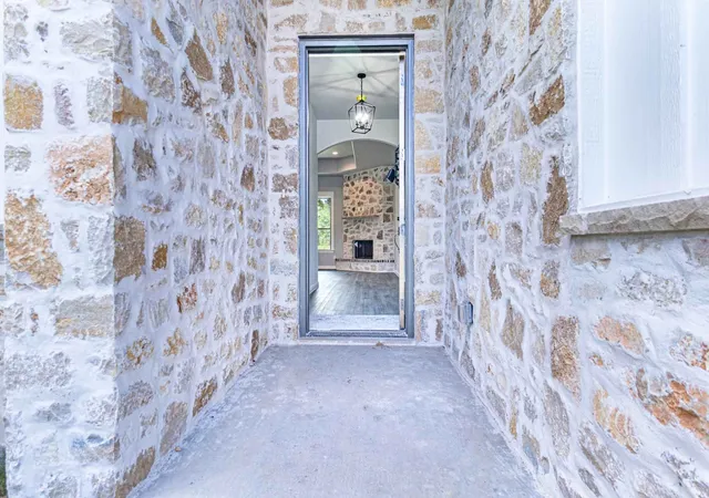 Photo 3 of Single family home for sale at 1509 Anaconda Trl, Granbury, TX 76048 | MLS# 21144547 | Listing updated on 2026-09-17