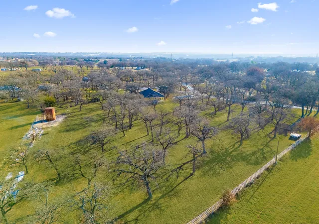 Photo 4 of House for sale at 114 Private Road 2387, Alvord, TX 76225 | MLS# 21142734 | Listing updated on 2026-07-30