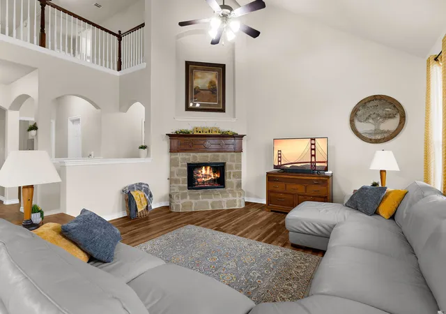 Photo 3 of Single family home for sale at 221 Villanova Dr, Van Alstyne, TX 75495 | MLS# 21146396 | Listing updated on 2026-09-04