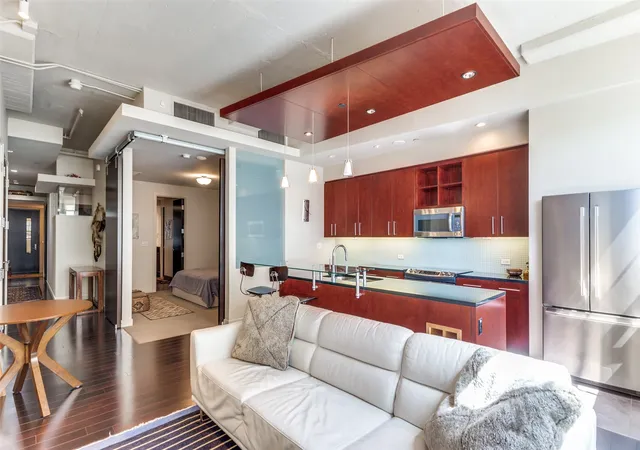 Photo 4 of Condo for sale at 2600 W 7Th St #1417, Fort Worth, TX 76107 | MLS# 21147054 | Listing updated on 2026-09-09