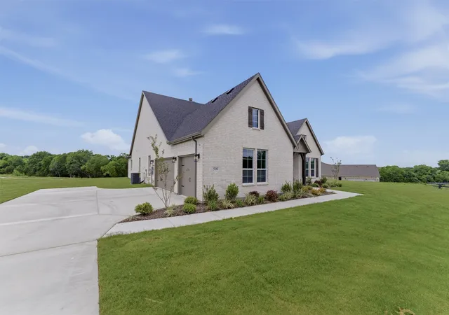 Photo 2 of Sale Pending at 509 Lantana Dr, Weatherford, TX 76085 | MLS# 21147579 | Listing updated on 2026-09-17