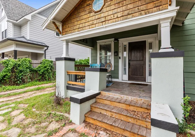 Photo 3 of Single family home for sale at 1815 S 12Th St, Waco, TX 76706 | MLS# 21147515 | Listing updated on 2026-07-29