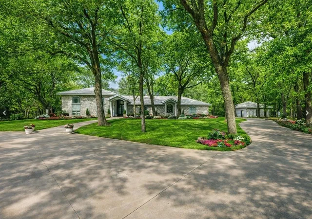 Photo 1 of Single family home for sale at 2525 Canyon Creek Dr, Sherman, TX 75092 | MLS# 21147827 | Listing updated on 2026-09-19