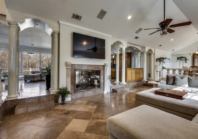 Photo 3 of Single family home for sale at 2525 Canyon Creek Dr, Sherman, TX 75092 | MLS# 21147827 | Listing updated on 2026-09-19