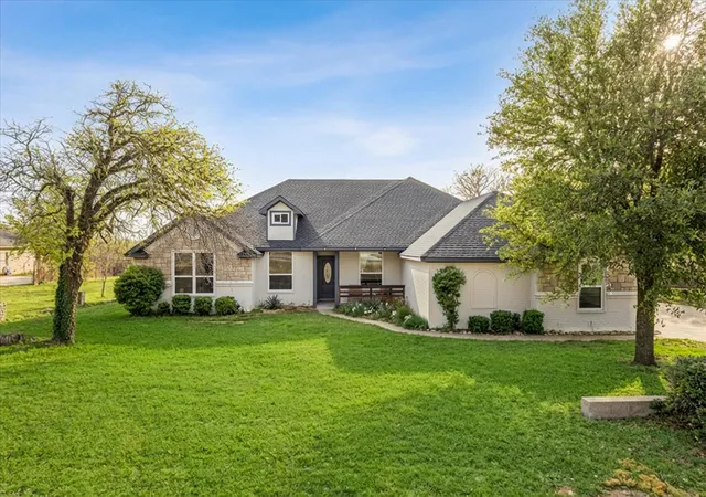 Photo 1 of Single family home for sale at 4801 W Wedgefield Rd, Granbury, TX 76049 | MLS# 21148760 | Listing updated on 2026-09-13