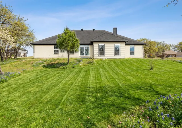Photo 2 of Single family home for sale at 4801 W Wedgefield Rd, Granbury, TX 76049 | MLS# 21148760 | Listing updated on 2026-09-13