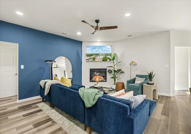 Photo 3 of Single family home for sale at 4801 W Wedgefield Rd, Granbury, TX 76049 | MLS# 21148760 | Listing updated on 2026-09-13