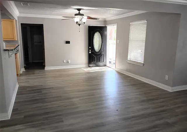 Photo 3 of Single family home for sale at 208 Almond St, Waxahachie, TX 75165 | MLS# 21150204 | Listing updated on 2026-09-19