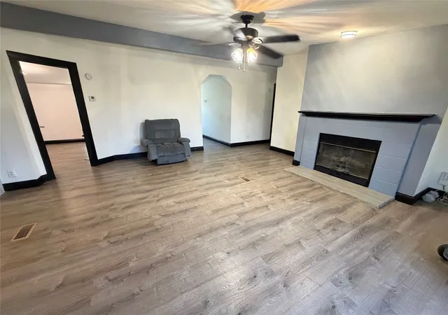 Photo 2 of Manufactured home for sale at 222 Hix Rd, Cleburne, TX 76031 | MLS# 21148065 | Listing updated on 2026-08-31