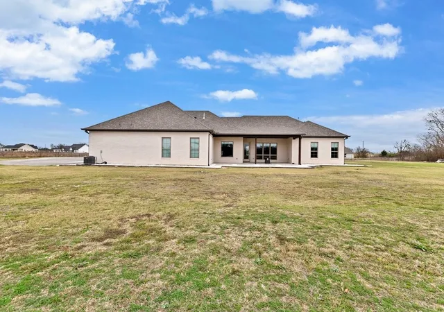 Photo 2 of Single family home for sale at 580 County Road 3422, Wills Point, TX 75169 | MLS# 21150857 | Listing updated on 2026-08-01