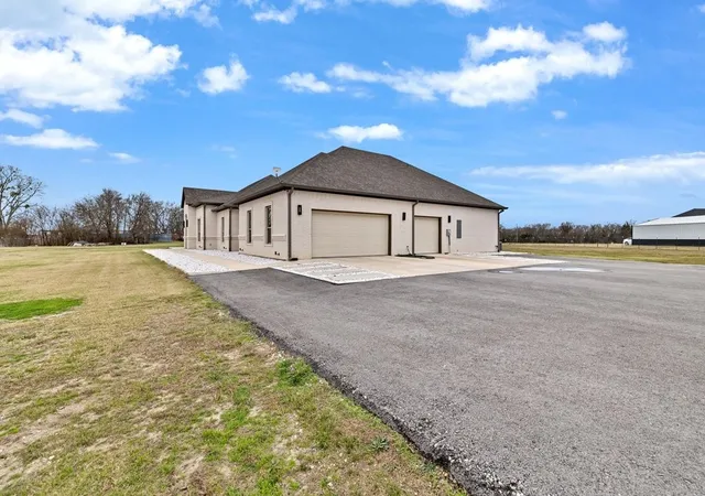 Photo 3 of Single family home for sale at 580 County Road 3422, Wills Point, TX 75169 | MLS# 21150857 | Listing updated on 2026-08-01