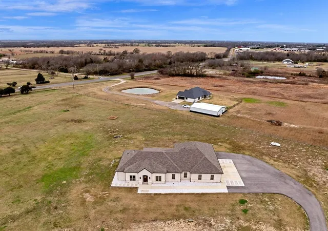Photo 3 of Single family home for sale at 580 County Road 3422, Wills Point, TX 75169 | MLS# 21150857 | Listing updated on 2026-08-01