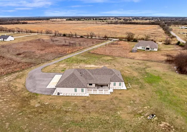 Photo 4 of Single family home for sale at 580 County Road 3422, Wills Point, TX 75169 | MLS# 21150857 | Listing updated on 2026-08-01