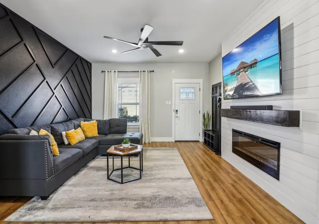 Photo 3 of Single family home for sale at 6165 River Pointe Dr, Fort Worth, TX 76114 | MLS# 21150668 | Listing updated on 2026-09-10