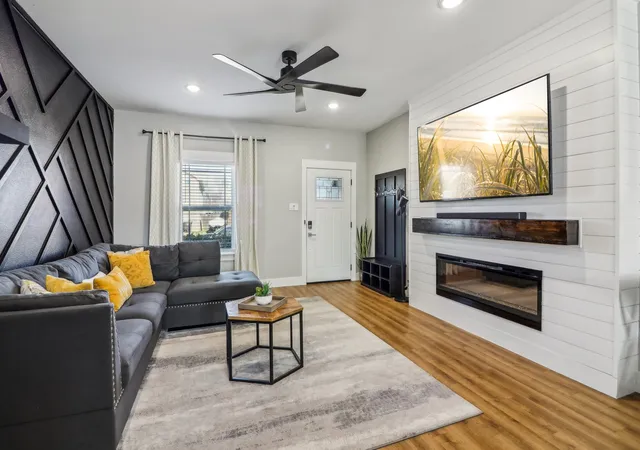 Photo 4 of Single family home for sale at 6165 River Pointe Dr, Fort Worth, TX 76114 | MLS# 21150668 | Listing updated on 2026-09-10