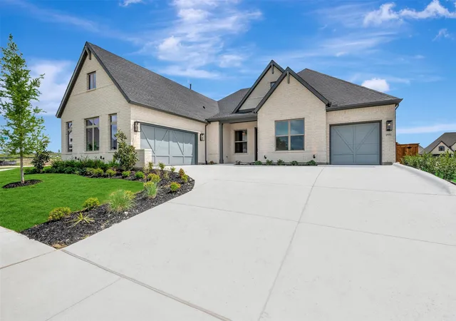 Photo 2 of Single family home for sale at 1951 Grand Ave, Rockwall, TX 75087 | MLS# 21151690 | Listing updated on 2026-10-04